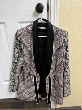 Alice + Olivia Black Shawl-Collar Printed Blazer with Pink Accents